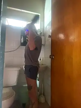 Snapshot of monroedelrey chatting on September 29, 2025, 4:23 pm monroedelrey online show from September 29, 2025, 4:23 pm