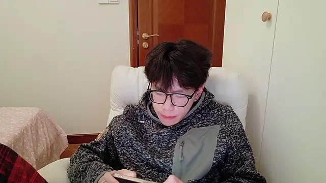 hangzi-0011 online show from November 13, 2025, 6:01 am