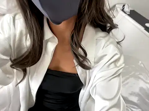 Toriyufu online show from November 12, 2025, 2:12 am