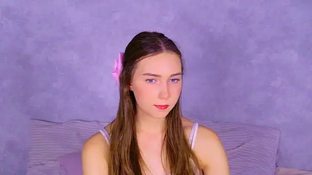 OliviaLay online show from November 24, 2025, 12:16 pm