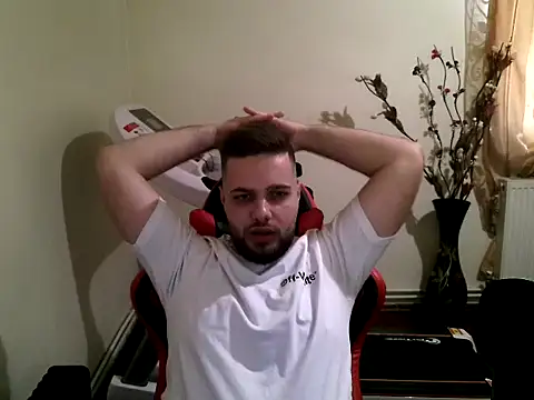 Snapshot of KingAdonisss chatting on October 5, 2025, 12:58 pm KingAdonisss online show from October 5, 2025, 12:58 pm