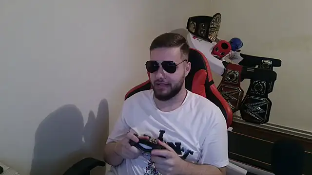 Snapshot of KingAdonisss chatting on November 4, 2025, 3:22 pm KingAdonisss online show from November 4, 2025, 3:22 pm