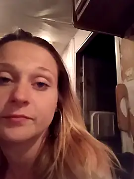 Queen2454 online show from March 29, 2026, 6:13 am