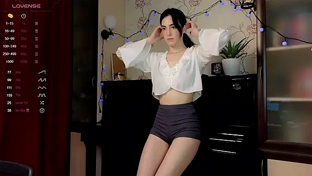 Snapshot of di_moon chatting on October 12, 2025, 2:27 pm di moon online show from October 12, 2025, 2:27 pm