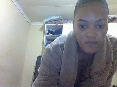 Snapshot of carrie_tee chatting on November 8, 2025, 8:40 pm carrie tee online show from November 8, 2025, 8:40 pm