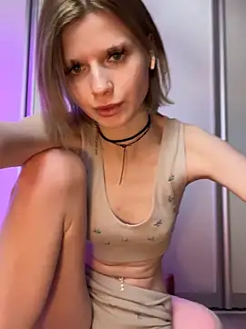 bunnyirisluv online show from February 27, 2026, 10:32 pm