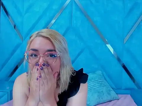 Eily Blunts online show from October 4, 2025, 1:42 pm