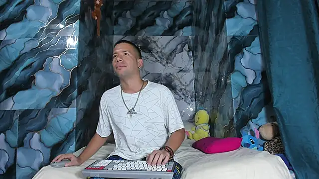 Snapshot of celesteyorucso1 chatting on October 18, 2025, 11:27 pm celesteyorucso1 online show from October 18, 2025, 11:27 pm