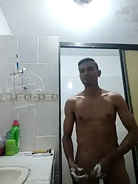 Snapshot of exotico2323 chatting on October 21, 2025, 7:25 pm exotico2323 online show from October 21, 2025, 7:25 pm