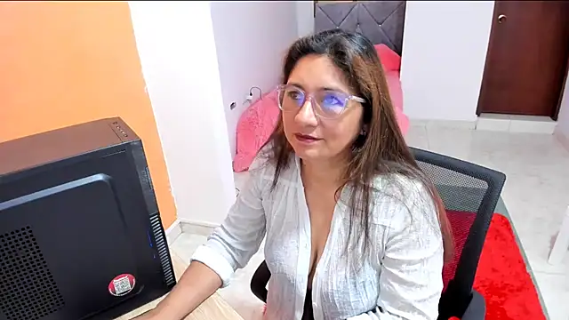 Snapshot of scarlett_mystic chatting on November 6, 2025, 7:26 pm scarlett mystic online show from November 6, 2025, 7:26 pm