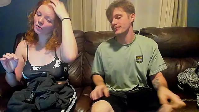 Snapshot of LoversUnleashedXO chatting on October 18, 2025, 4:15 am LoversUnleashedXO online show from October 18, 2025, 4:15 am