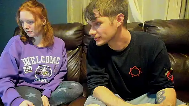 Snapshot of LoversUnleashedXO chatting on October 20, 2025, 4:02 am LoversUnleashedXO online show from October 20, 2025, 4:02 am