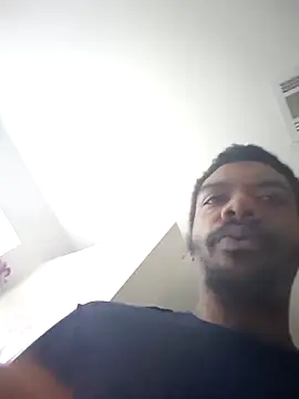 Snapshot of MrBigDickShow chatting on October 30, 2025, 3:24 pm MrBigDickShow online show from October 30, 2025, 3:24 pm