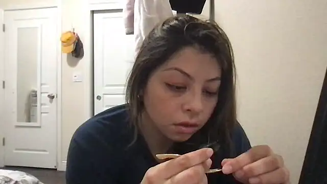 bunnygorl12 online show from March 7, 2026, 3:14 am