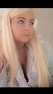 Snapshot of Siren-xiv chatting on October 1, 2025, 12:11 pm Siren-xiv online show from October 1, 2025, 12:11 pm