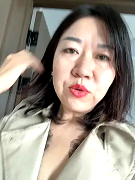 Snapshot of siru-love chatting on October 16, 2025, 3:40 am siru-love online show from October 16, 2025, 3:40 am