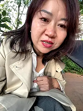 Snapshot of siru-love chatting on October 29, 2025, 9:22 am siru-love online show from October 29, 2025, 9:22 am