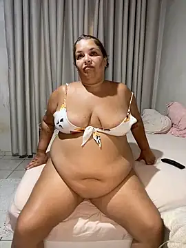 Snapshot of Livpoppe chatting on February 1, 2026, 4:16 pm Livpoppe online show from February 1, 2026, 4:16 pm