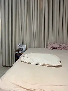 Snapshot of Livpoppe chatting on February 2, 2026, 10:47 am Livpoppe online show from February 2, 2026, 10:47 am