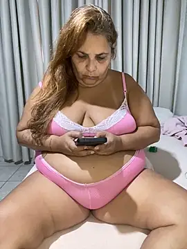 Snapshot of Livpoppe chatting on February 28, 2026, 1:45 pm Livpoppe online show from February 28, 2026, 1:45 pm