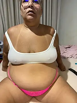 Snapshot of Livpoppe chatting on March 7, 2026, 2:14 pm Livpoppe online show from March 7, 2026, 2:14 pm