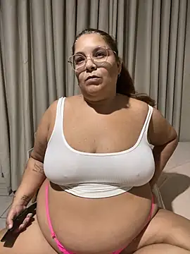 Snapshot of Livpoppe chatting on April 10, 2026, 9:14 am Livpoppe online show from April 10, 2026, 9:14 am