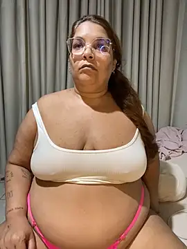 Snapshot of Livpoppe chatting on April 14, 2026, 1:44 am Livpoppe online show from April 14, 2026, 1:44 am