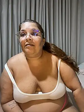 Snapshot of Livpoppe chatting on April 15, 2026, 6:37 pm Livpoppe online show from April 15, 2026, 6:37 pm