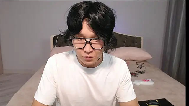 KaiChicken online show from October 7, 2025, 3:20 pm