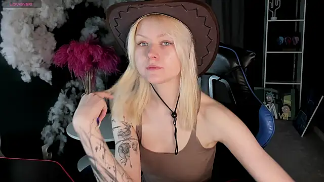 Callista a online show from May 18, 2026, 3:02 am