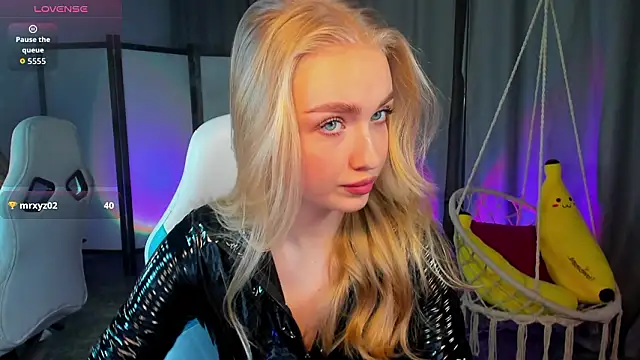 TessaGrays online show from February 8, 2026, 8:07 am