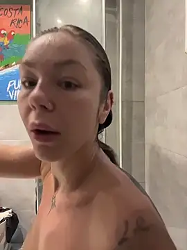 MiraLuna online show from October 28, 2025, 8:29 am