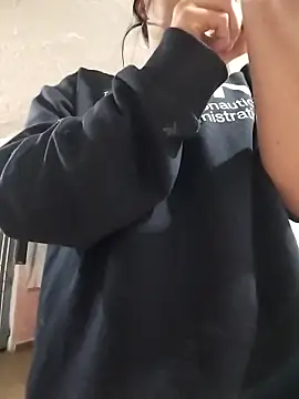 Snapshot of Valentina_Squirt- chatting on October 6, 2025, 10:12 am Valentina Squirt- online show from October 6, 2025, 10:12 am