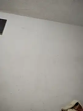 Snapshot of Valentina_Squirt- chatting on October 19, 2025, 9:43 am Valentina Squirt- online show from October 19, 2025, 9:43 am