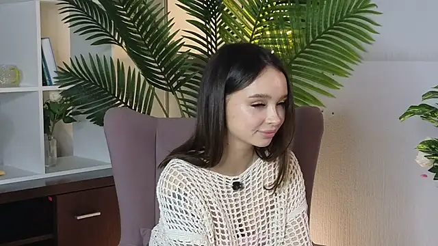 Snapshot of MaricaKerst chatting on October 16, 2025, 1:23 pm MaricaKerst online show from October 16, 2025, 1:23 pm