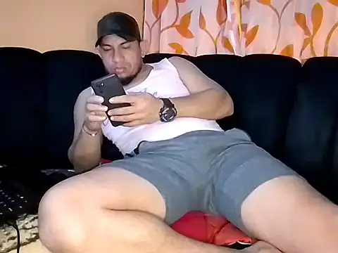 Snapshot of fayola20 chatting on November 11, 2025, 2:44 am fayola20 online show from November 11, 2025, 2:44 am