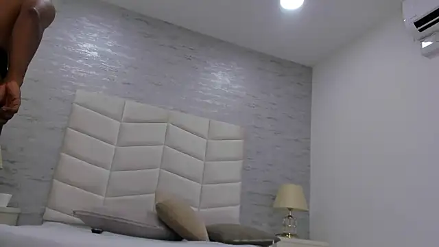 jax black online show from October 30, 2025, 7:03 pm