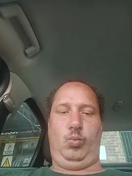 macKnd online show from October 7, 2025, 1:30 pm