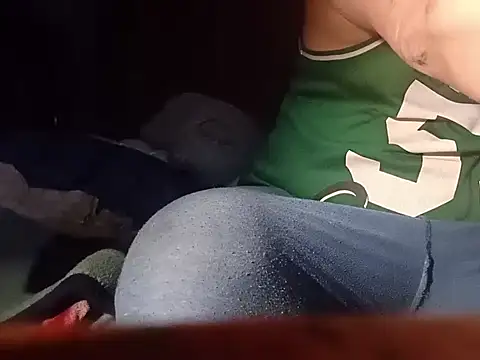 macKnd online show from October 29, 2025, 5:47 pm