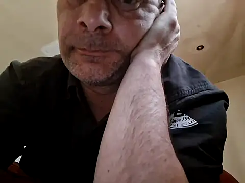 ChicoloXXX online show from June 4, 2026, 5:57 am
