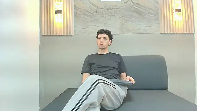 ISRAEL GRAY online show from October 10, 2025, 7:24 pm