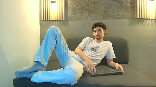 ISRAEL GRAY online show from October 15, 2025, 7:14 pm