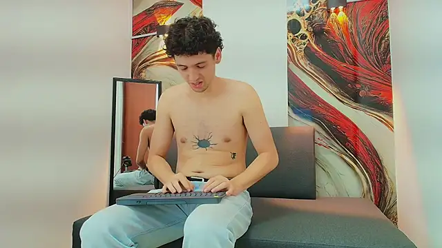 ISRAEL GRAY online show from October 24, 2025, 7:43 pm