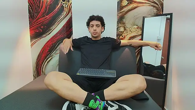 ISRAEL GRAY online show from November 6, 2025, 7:26 pm