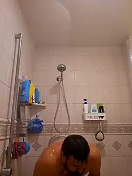 Snapshot of Roddog18 chatting on November 3, 2025, 11:48 pm Roddog18 online show from November 3, 2025, 11:48 pm