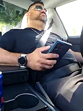 Roddog18 online show from April 14, 2026, 10:38 pm