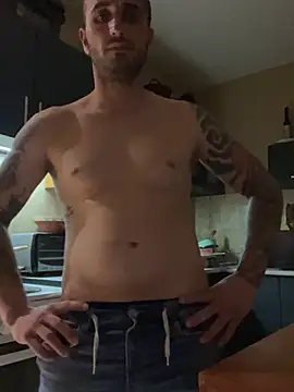 tompet2122 online show from April 10, 2026, 1:38 pm