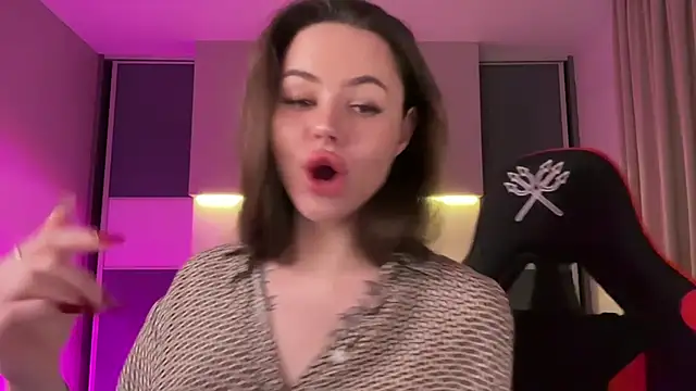 Snapshot of AlmaryKim chatting on February 4, 2025, 7:55 pm AlmaryKim online show from February 4, 2025, 7:55 pm