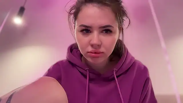 Snapshot of AlmaryKim chatting on October 3, 2025, 8:39 pm AlmaryKim online show from October 3, 2025, 8:39 pm