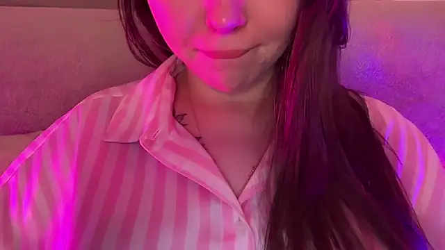 AlmaryKim online show from April 6, 2026, 8:21 pm